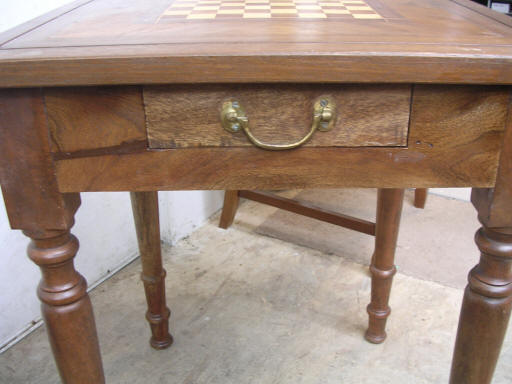 Chess table gap fill